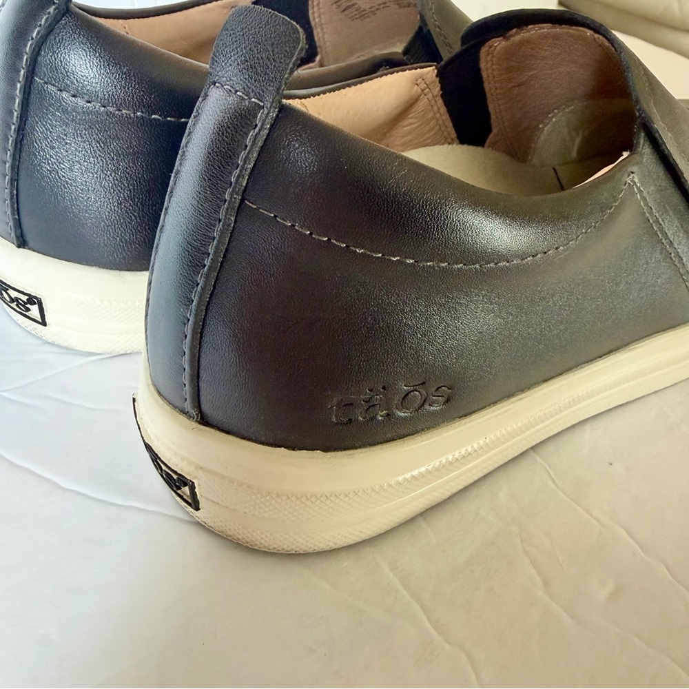 Taos Women's Twin Gore Lux Leather Slip On Sneaker in Black. Sz 9 - Picture 5 of 9